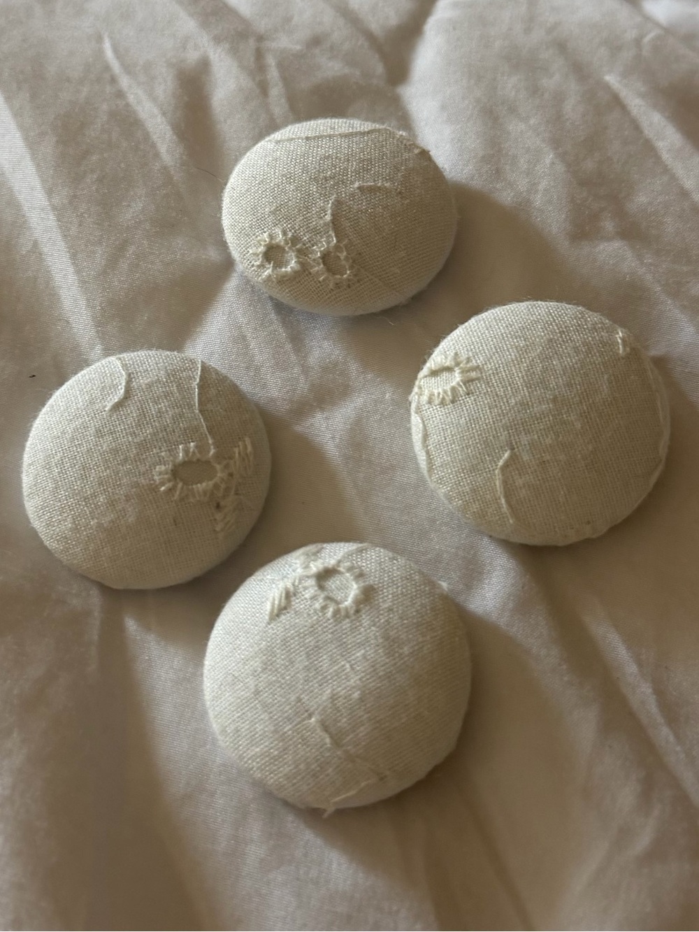 🤍 4Pc Set Vintage 100% Cotton Eyelet Large Linen Buttons ~ white